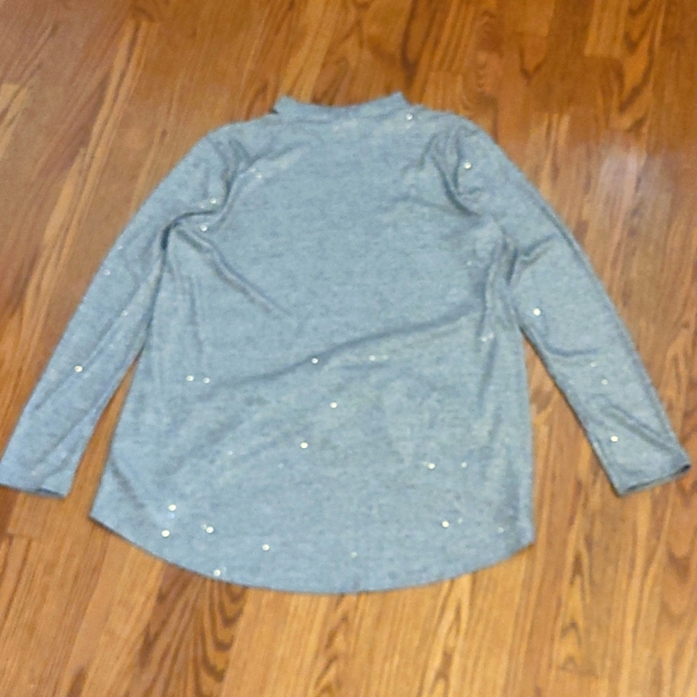 Cold shoulder top